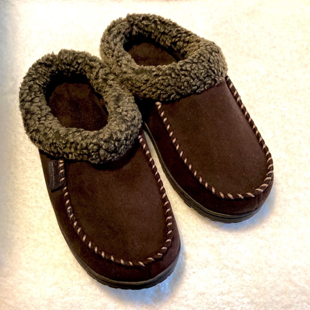 Dear foams Men’s Slippers NEW